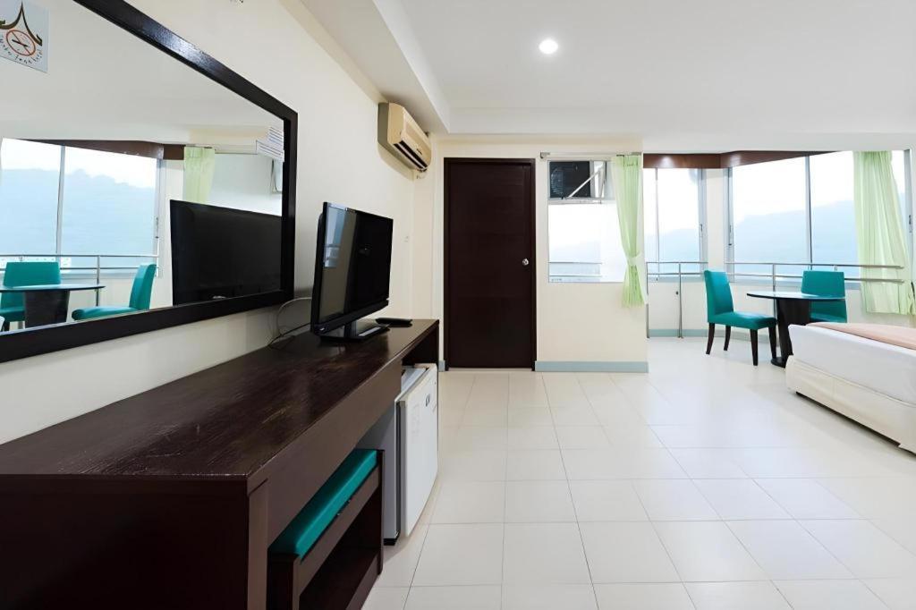 Nice Beach Hotel Rayong Exterior foto